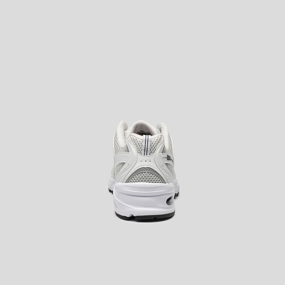 Tenis Retro Runner 530